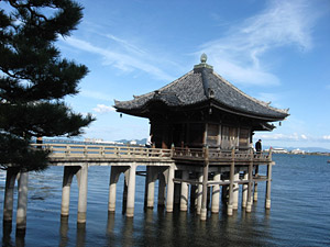 浮御堂